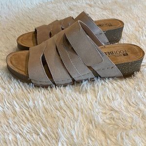 White mountain slip on sandals